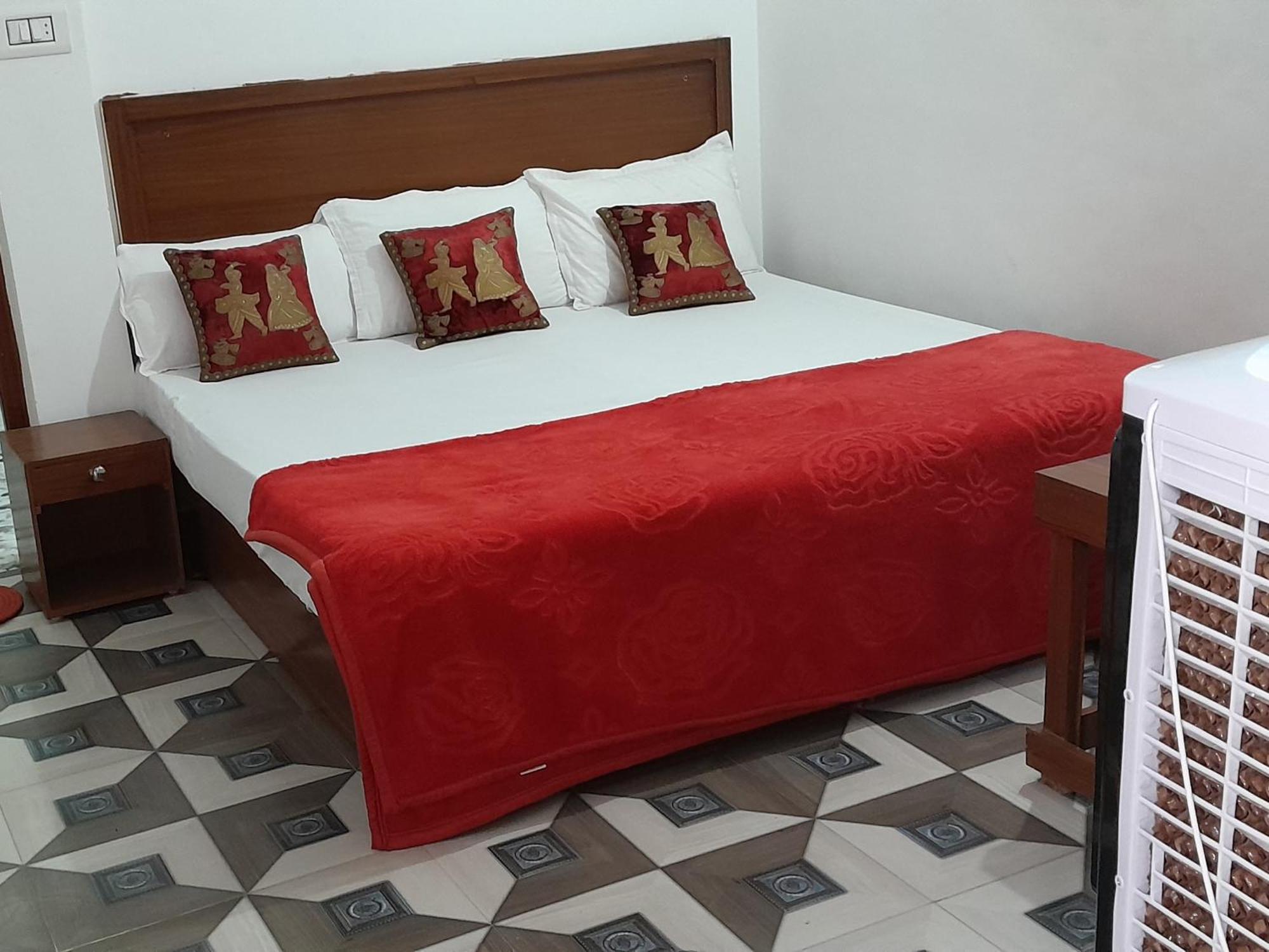 Rani Palace Khajurāho Quarto foto